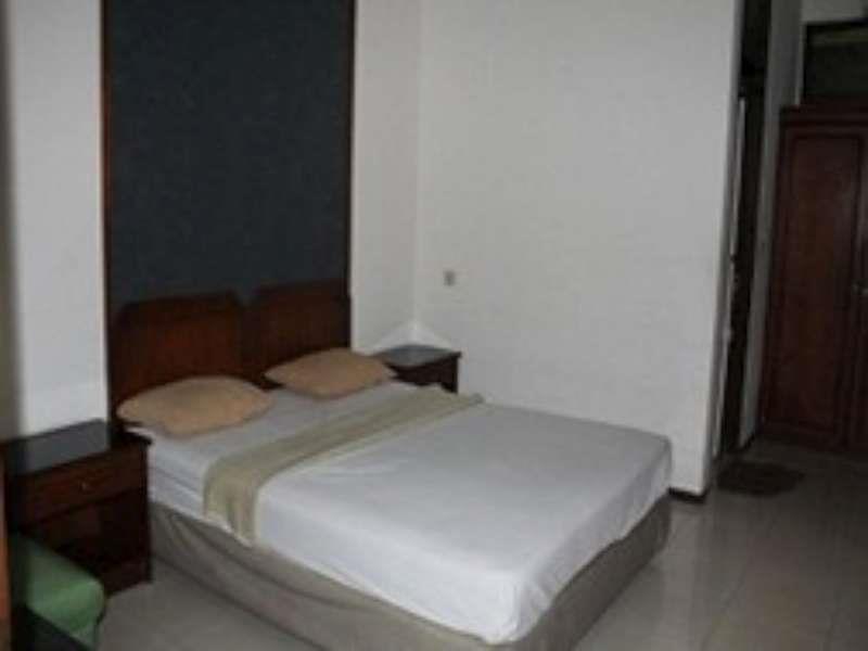 Edelweis Hotel Bandung Exterior photo