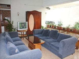 Edelweis Hotel Bandung Exterior photo